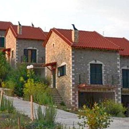 All Seasons Πέτρινες Παραδοσιακές Κατοικίες Kalavryta Buitenkant foto