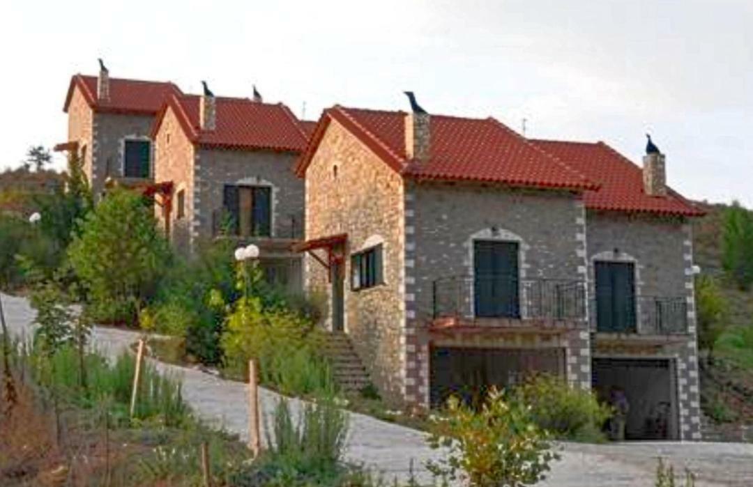 All Seasons Πέτρινες Παραδοσιακές Κατοικίες Kalavryta Buitenkant foto