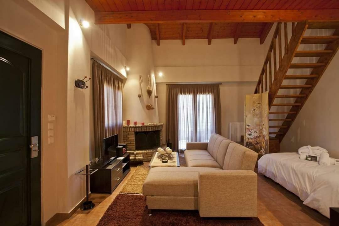 All Seasons Πέτρινες Παραδοσιακές Κατοικίες Kalavryta Buitenkant foto